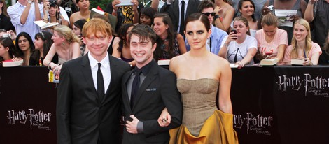 Los protagonistas de 'Harry Potter y las reliquias de la muerte: Parte 2' cruzan la alfombra roja