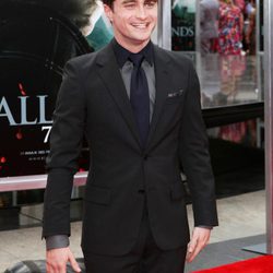 Daniel Radcliffe, de traje para el estreno de 'Las reliquias de la muerte: Parte 2'