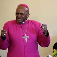 Charlene Wittstock se reúne con el arzobispo Desmond Tutu en Sudáfrica