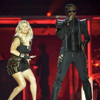 Fergie y will.i.am en pleno concierto de Black Eyed Peas en Madrid