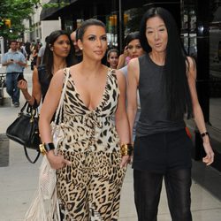 Kim Kardashian y Vera Wang, diseñadora de su vestido de novia