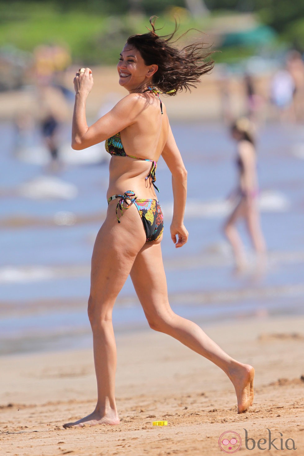 siesta amenazar Residente Teri Hatcher disfruta de la playa en bikini - Famosas con celulitis - Foto  en Bekia Actualidad