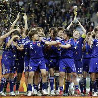 El equipo de Japón celebra la victoria en la final del Mundial de Fütbol Femenino 2011
