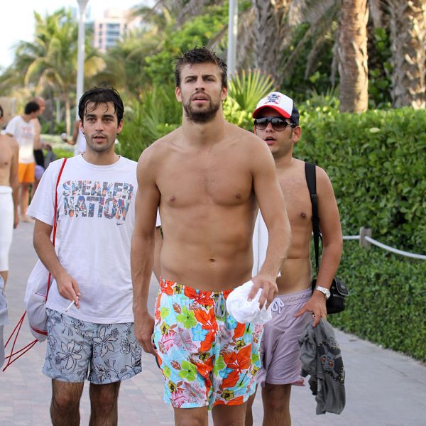 Gerard Piqué pasea con sus amigos por Miami - Las vacaciones de Gerard