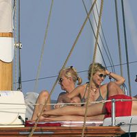 La Duquesa de Montoro de divierte junto a su amigo en Ibiza