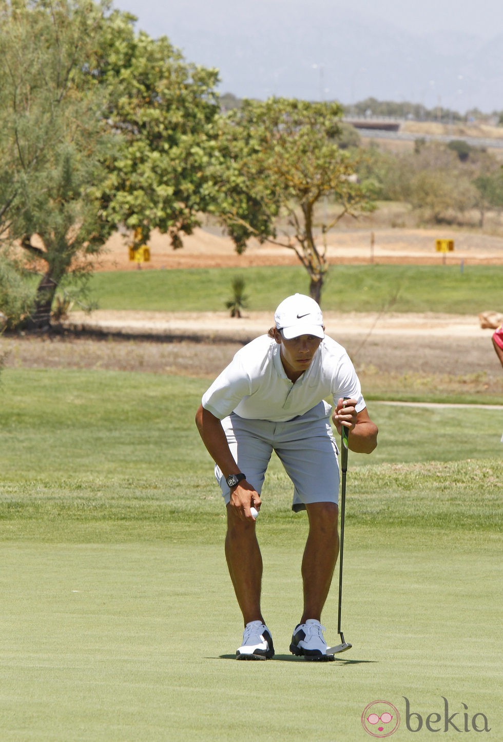 Rafa Nadal jugando al golf en Mallorca
