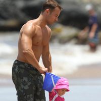 Joey Lawrence y su hija pequeña de vacaciones en Hawai