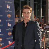 Grey Damon en la premiere en Los Angeles de 'Capitán América: El primer vengador'