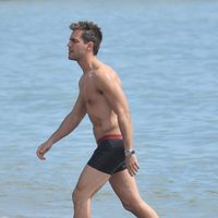 Marc Clotet con el torso desnudo en Málaga