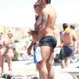 Giorgio Armani disfruta de la compañía de un amigo en Formentera
