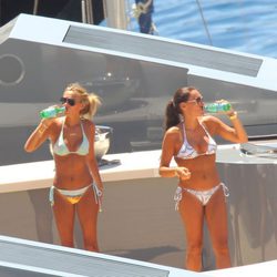 Petra y Tamara Ecclestone espectaculares en bikini