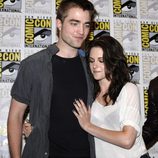 Robert Pattinson y Kristen Stewart cariñosos en Comic-Con 2011