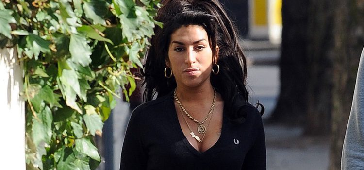 Amy Winehouse, muy recuperada en marzo de 2011