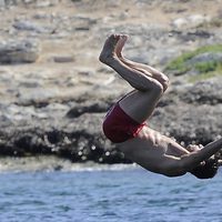 David Bustamante se lanza al mar en Ibiza