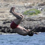 David Bustamante se lanza al mar en Ibiza