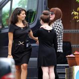 Tres mujeres lloran la muerte de Amy Winehouse en su funeral