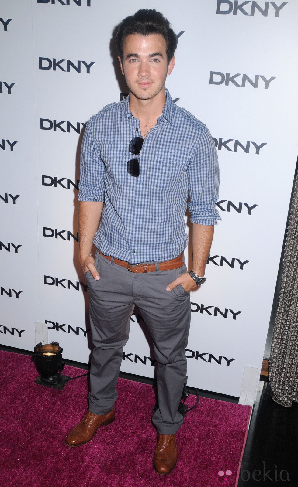 Kevin Jonas en la presentación de unas gafas de DKNY