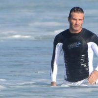 David Beckham, un papá surfero en Malibu