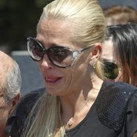 Belén Esteban rota de dolor en el funeral de su abuela Pilar de Diego