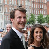 Los Príncipes Joaquín y Marie de Dinamarca muy sonrientes