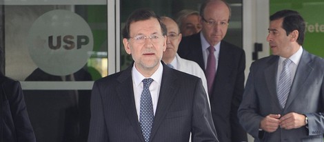 Mariano Rajoy visita al Rey en el hospital USP San José de Madrid