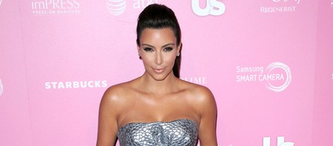 Kim Kardashian en una fiesta organizada por US Weekly
