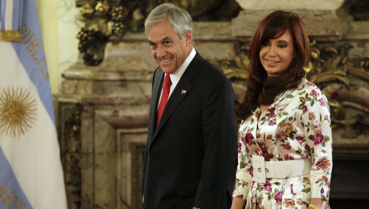 Cristina Kirchner con un colorido vestido