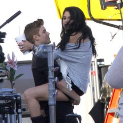 Justin Bieber y Selena Gomez en un descanso del rodajde del videoclip de 'Boyfriend'