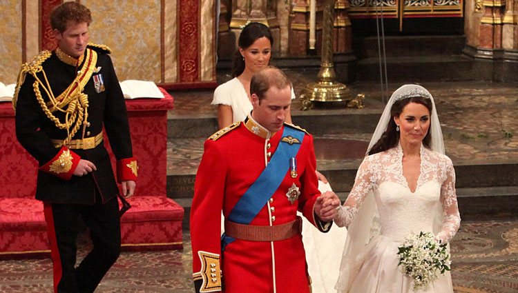 Los Duques de Cambridge el día de su boda junto al Príncipe Harry y Pippa Middleton