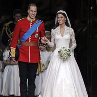Los Duques de Cambridge salen de Westminter tras casarse