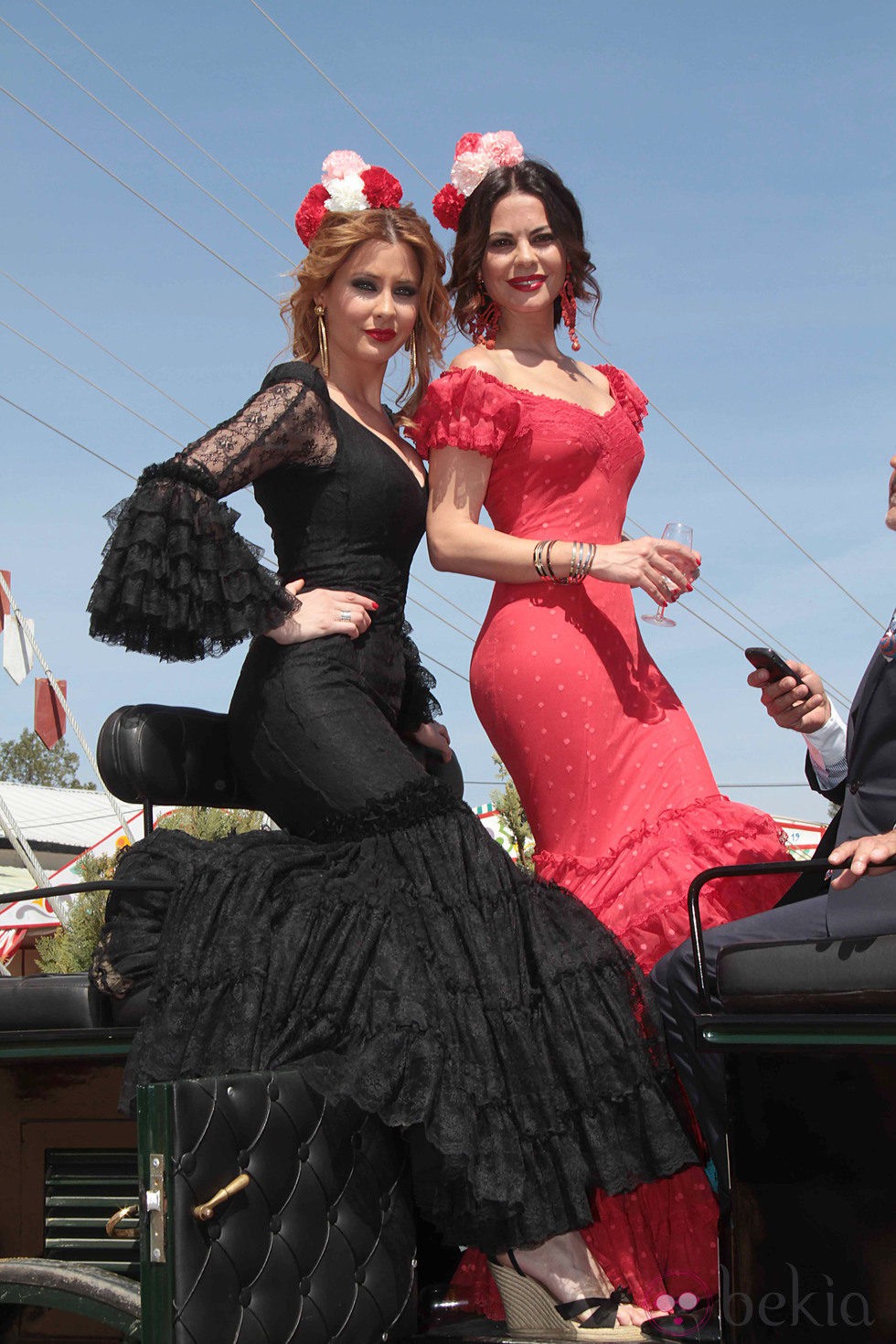 María José Suárez y Elisabeth Reyes en la Feria de Abril de Sevilla 2012