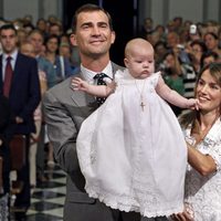 Los Príncipes de Asturias presentan a la Infanta Sofía a la Virgen de Atocha