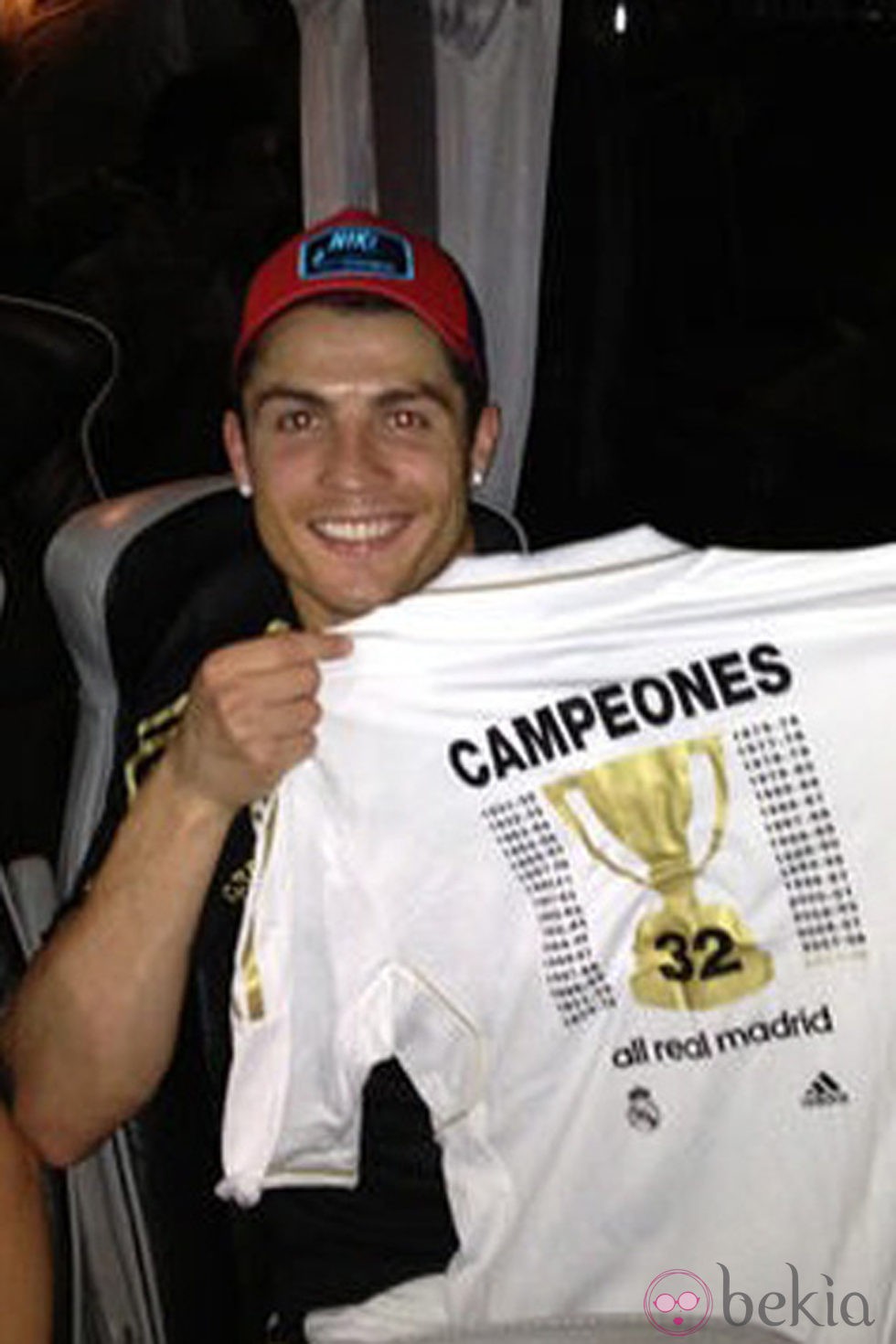 Cristiano Ronaldo con la camiseta de 'Campeones' de Liga
