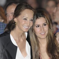 Ana Boyer e Isabel Preysler en el concierto de Enrique Iglesias