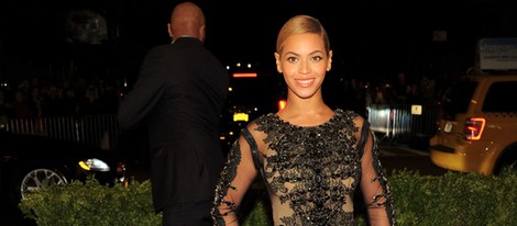 Beyoncé en la alfombra roja de la Gala del MET 2012