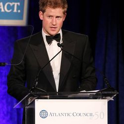 El Príncipe Enrique de Gales agradece el premio al Distinguido Liderazgo Humanitario