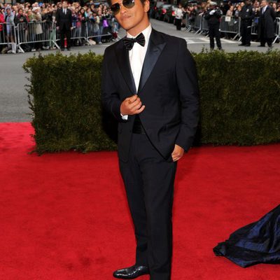 Bruno Mars en la alfombra roja de la Gala del MET 2012