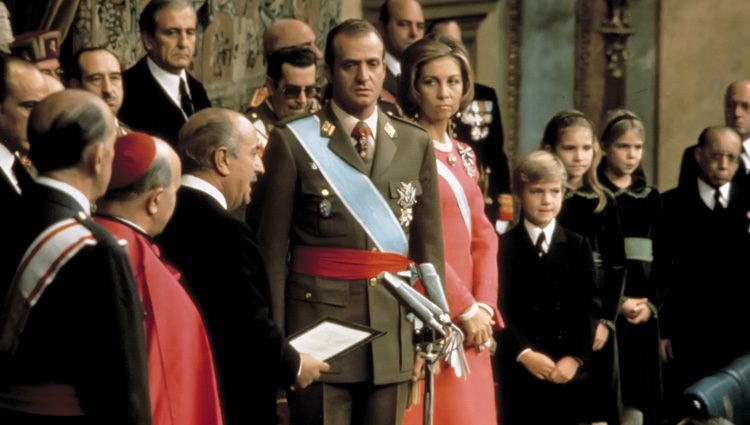 Ceremonia de proclamación de Don Juan Carlos como Rey de España en 1975