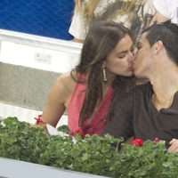 Cristiano Ronaldo e Irina Shayk se besan en el Masters 1000 de Madrid 2012