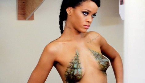 Rihanna se transforma en lagarta para su videoclip 'Where Have You Been'