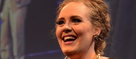 Adele en la entrega de los Premios Ivor Novello 2012