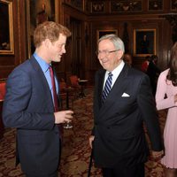 El Príncipe Harry y la Duquesa de Cambridge departen con los Reyes de Grecia en Windsor