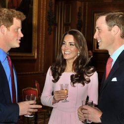 El Príncipe Harry y los Duques de Cambridge en Windsor