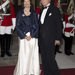 Los Reyes de Suecia en una cena de gala en Buckingham Palace