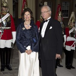Los Reyes de Suecia en una cena de gala en Buckingham Palace
