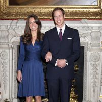 Guillermo de Inglaterra y Kate Middleton el día de la pedida oficial de mano