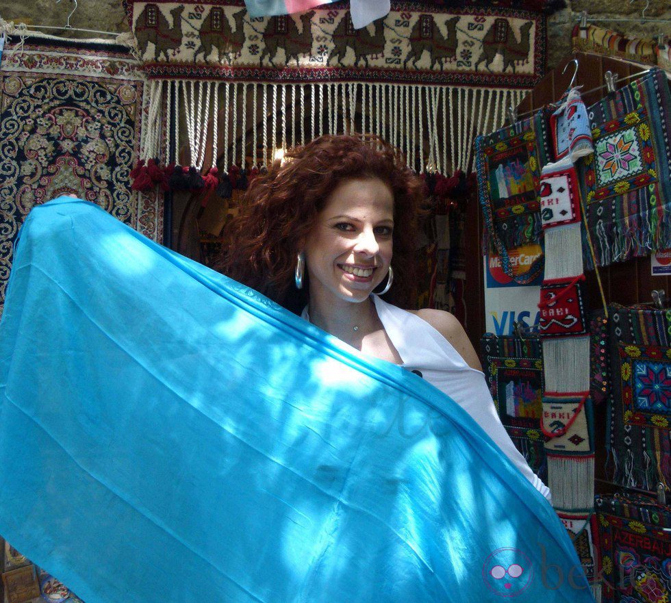 Pastora Soler en Bakú, ciudad de Eurovision 2012, en el Bazar del centro de la ciudad