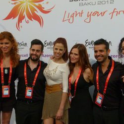 Pastora Soler durante una rueda de prensa con todo el equipo en Bakú, ciudad de eurovisión 2012