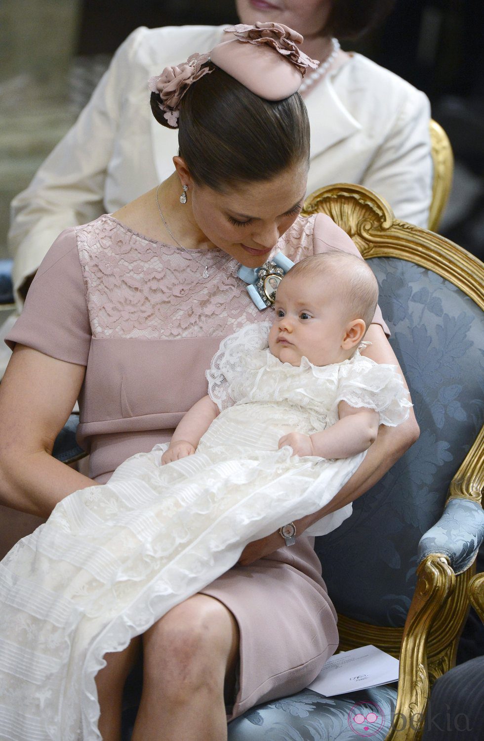 La Princesa Victoria con Estela de Suecia en su bautizo