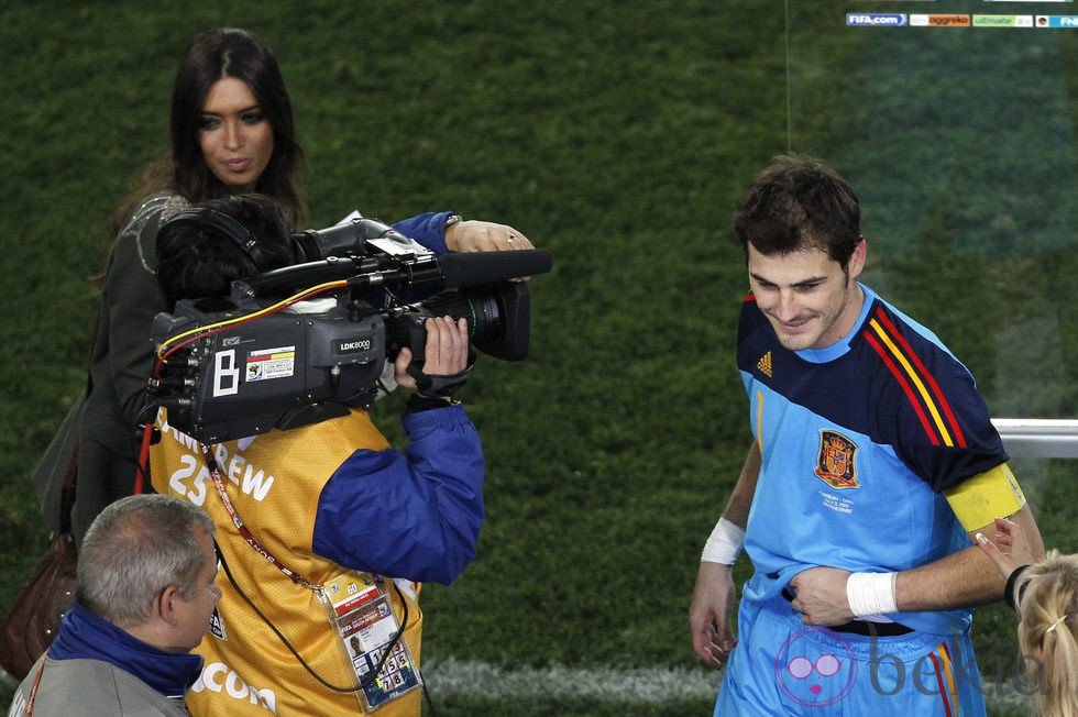 Sara Carbonero entrevista a Iker Casillas tras un partido de la Selección Española